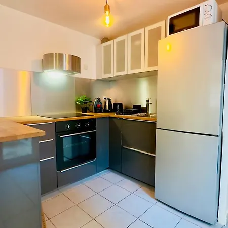 2 Bedroom Duplex Center, Patio Монпелье